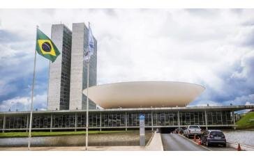 UGT solidária com o povo brasileiro e com os seus representantes democraticamente eleitos